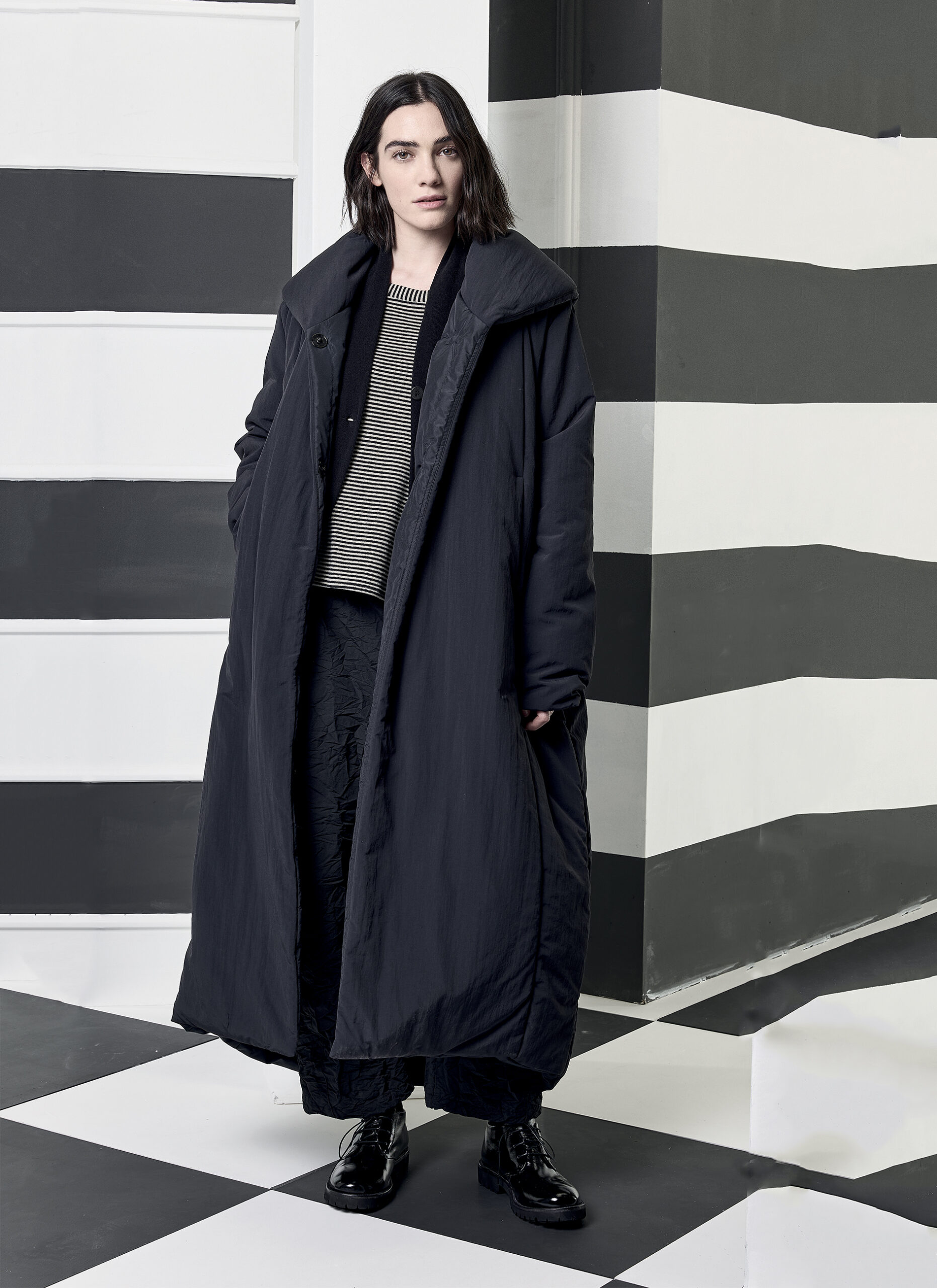 NEIRAMI Long Down Jacket